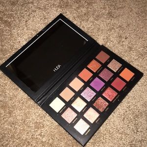 Huda beauty desert dusk palette